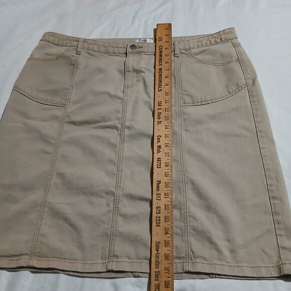 CJ BANKS women's 24 Khaki Mini-Skirt Cotton/Poly/Spandex blend Classic Timeless - Picture 6 of 10
